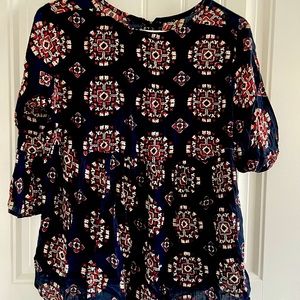 Printed flowy top ✨